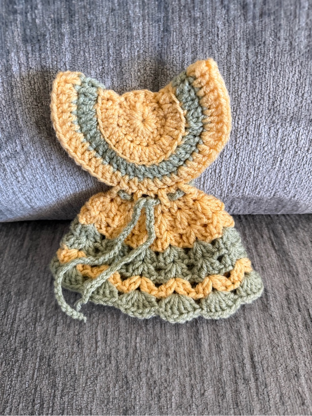Handmade Vtg 70's Yellow green 8” Dress Shaped Retro Hand Crocheted Yarn Pothold